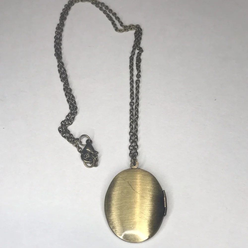 𝅺antiqued bronze flower leaf‎ Photo Locket. - Picture 8 of 9